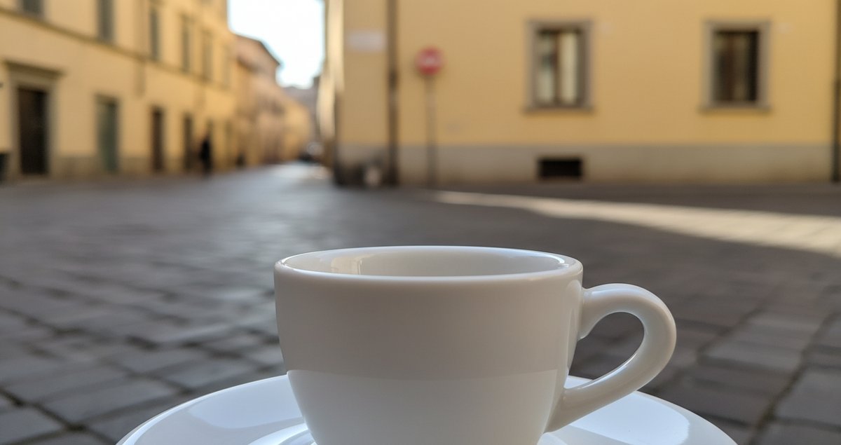 non-e-solo-una-tazza-il-dettaglio-nascosto-tra-due-oggetti-che-cambia-tutto